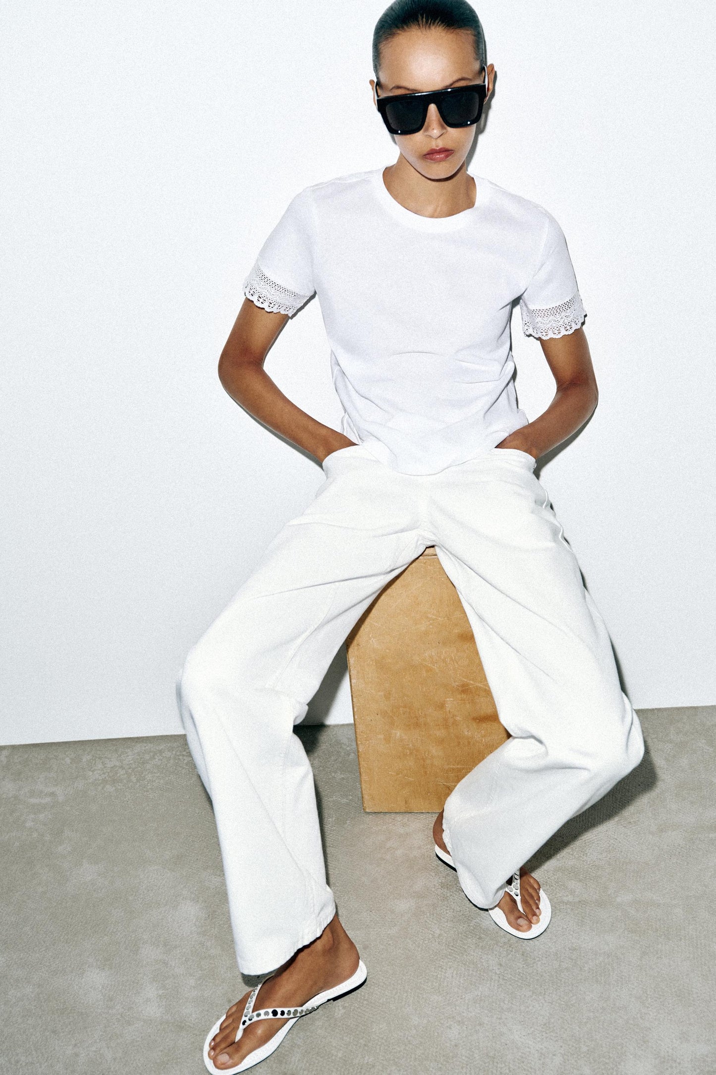 #F5F6F8, Blanc