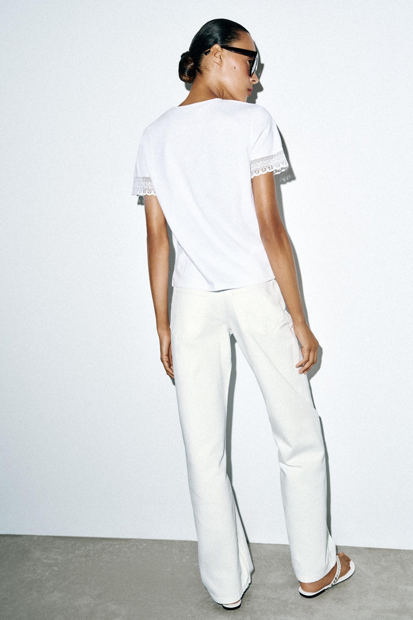 #F5F6F8, Blanc